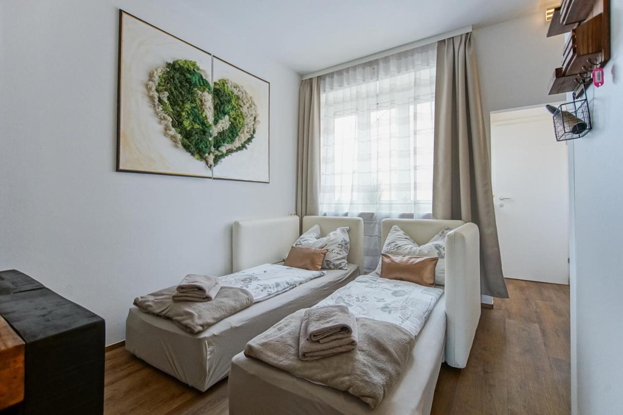 Auszeit Steiraland 8 Mit Ueberdachten Balkon Und Parkplatz Leoben  Eksteriør billede